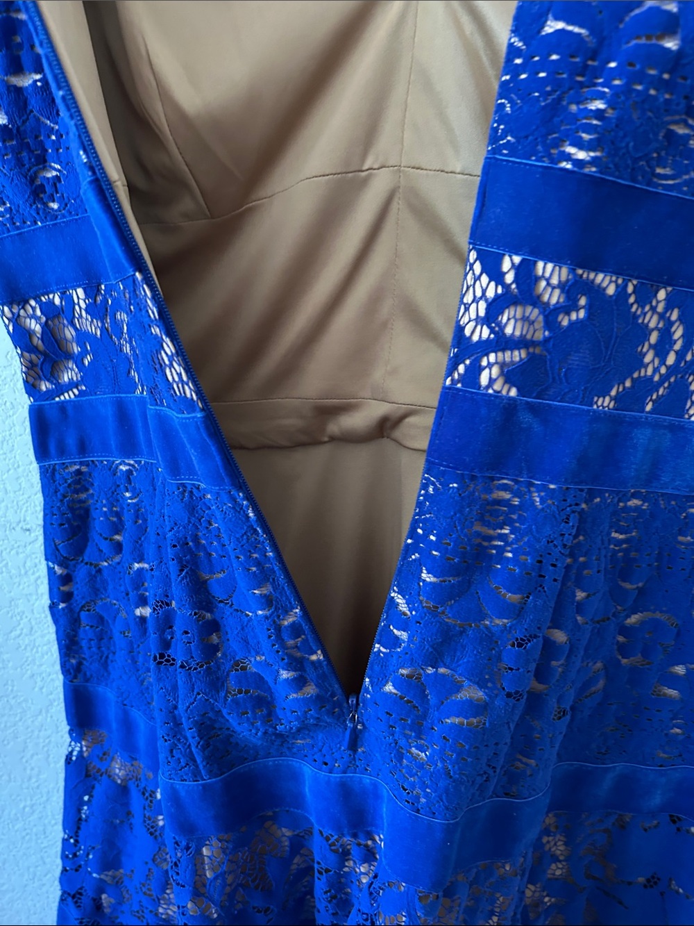 Tadashi Shoji Royal Blue Velvet Lace Overlay Midi Dress size 12 - Picture 6 of 7